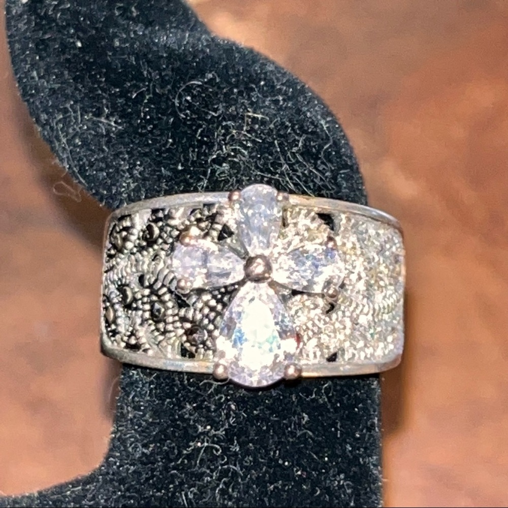 Antique ring crystal cross marcasite black & silver lovely
